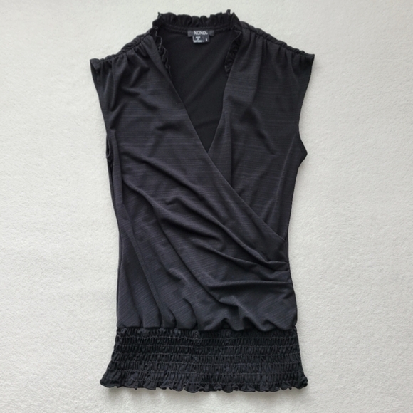 XOXO | 1/2 Wrap Sleeveless Blouse EUC Ladies Small Black Smocked Waist - Picture 8 of 12